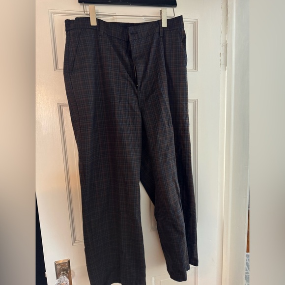Levi's Pull On Plaid Pants - Picture 4 of 5